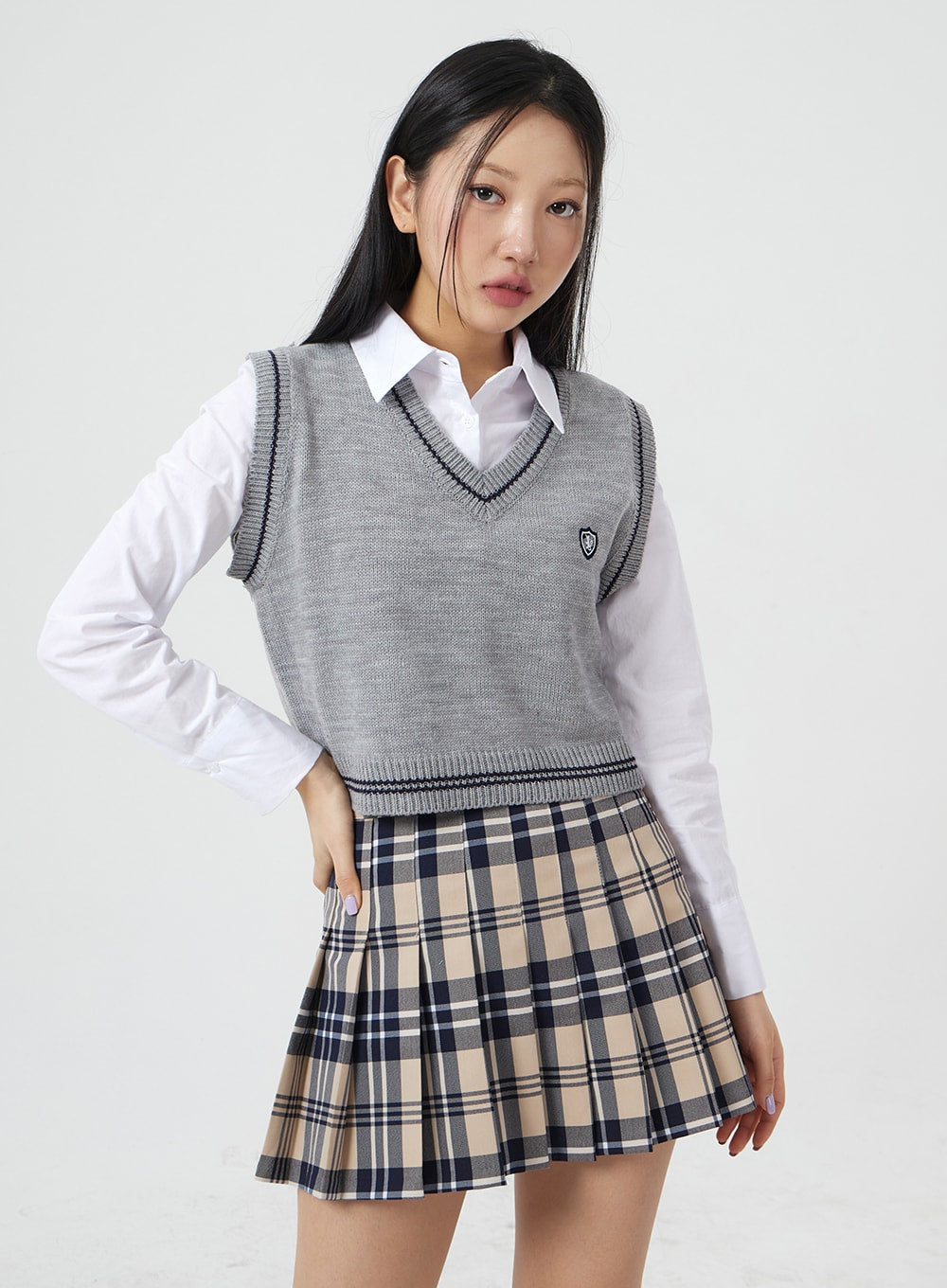 V Neck Embroidered Crop Vest BM304