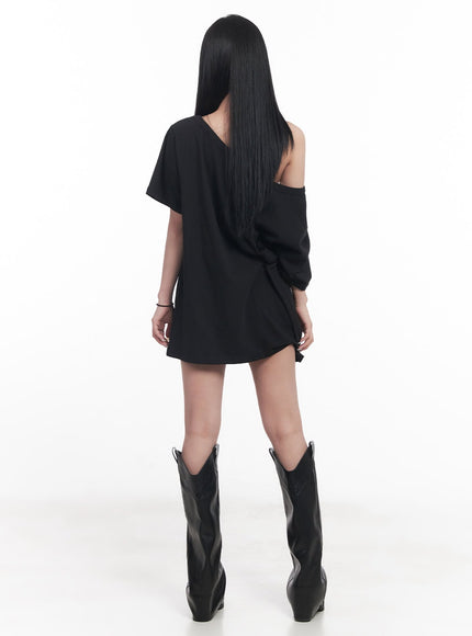 88-graphic-off-shoulder-oversize-t-shirt-cy527