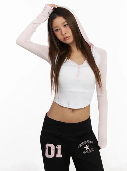 raglan-hooded-slim-crop-top-iy504
