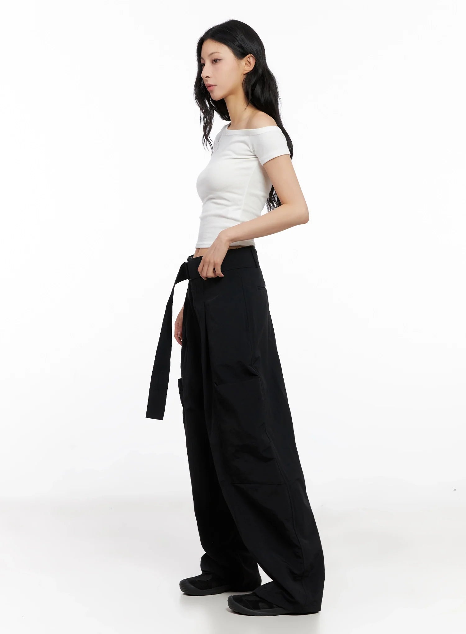 belted-wide-leg-utility-cargo-pants-ig508