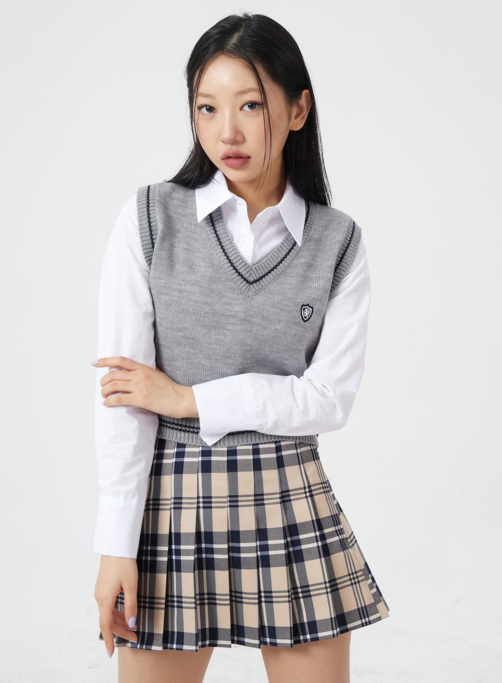 V Neck Embroidered Crop Vest BM304