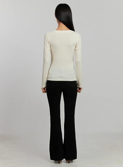 ribbed-knit-long-sleeve-top-ij505