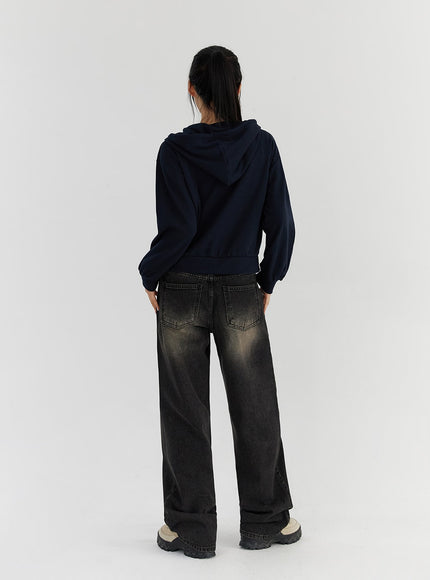 washed-straight-leg-jeans-cs326