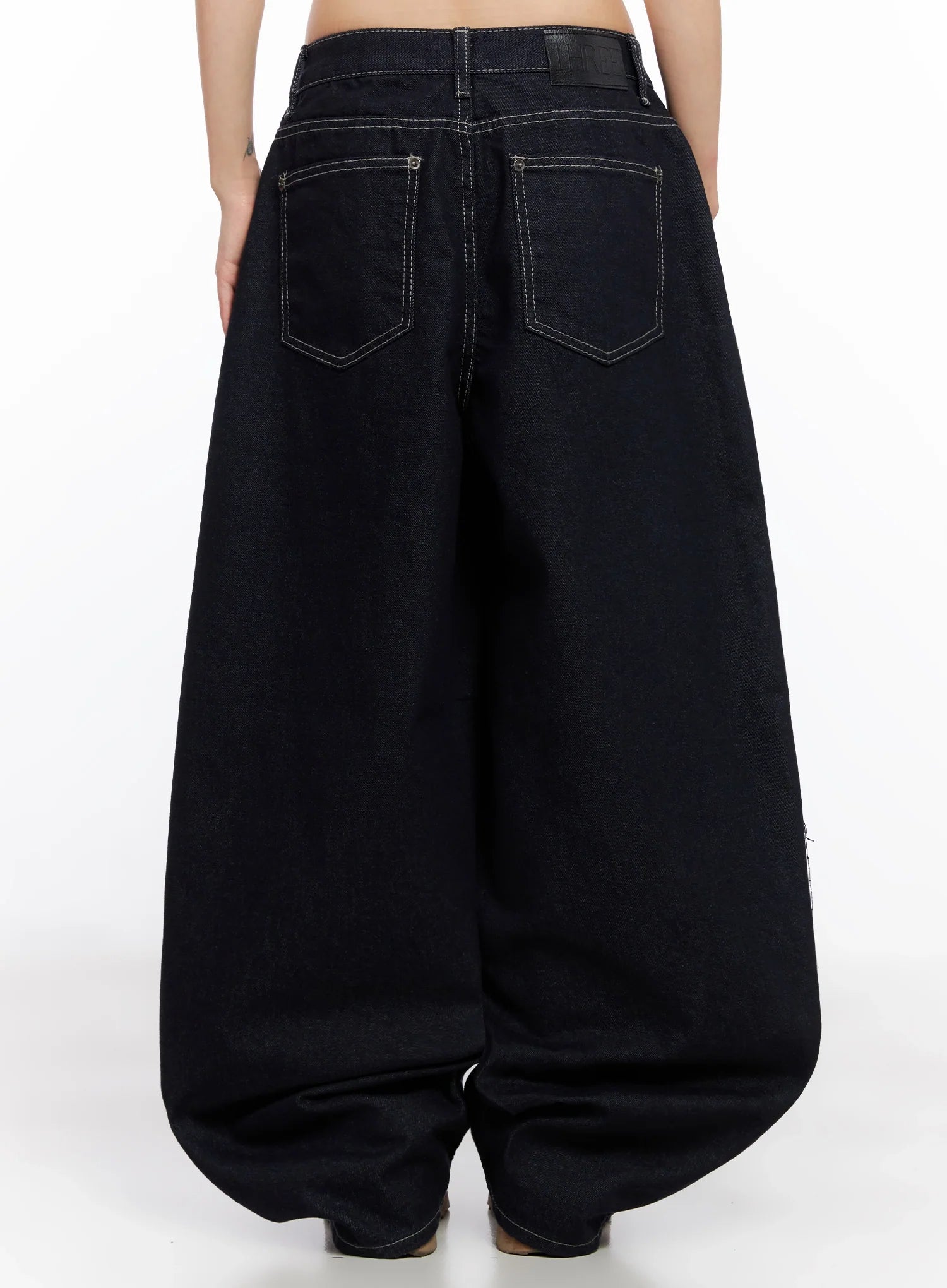 jazlyn-non-fade-button-wide-leg-jeans-in503