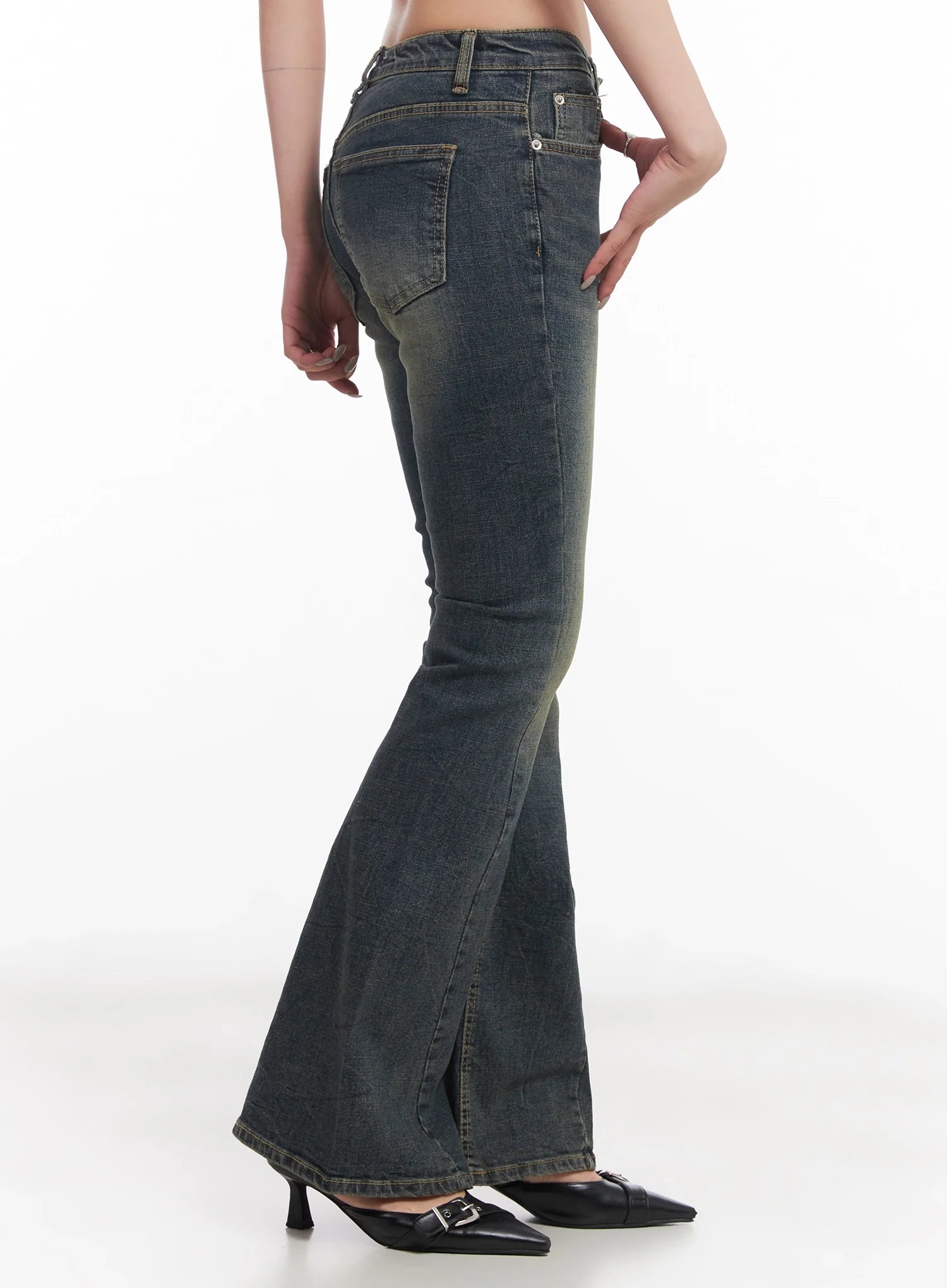 asa-flared-seamline-denim-pants-ic503