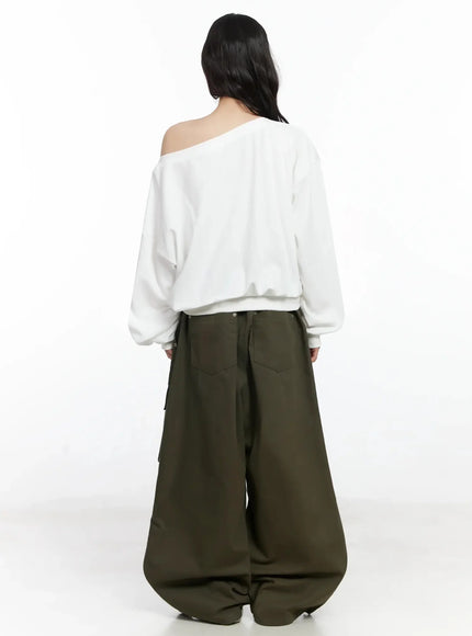 Off-Shoulder Graphic Sweatshirt F516