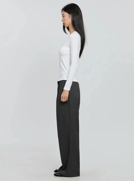 essential-round-neck-long-sleeve-top-in507