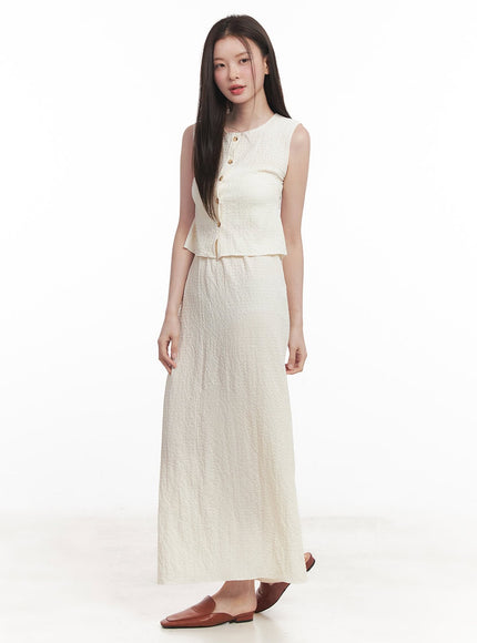classy-buttoned-sleeveless-top-iy509