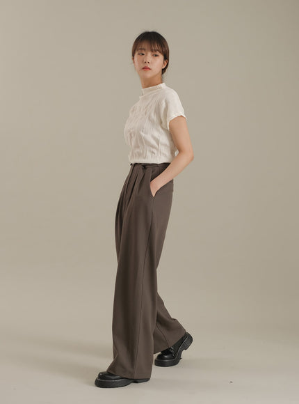 Wrinkle Short Sleeve Turtleneck Top