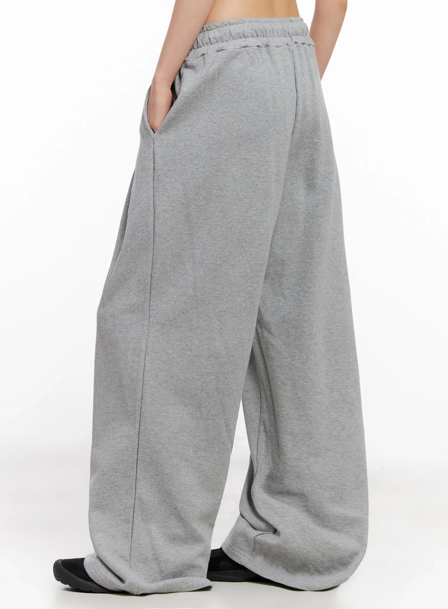 relaxed-fit-pintuck-sweatpants-ig508
