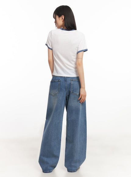 ground-graphic-crop-top-iy502