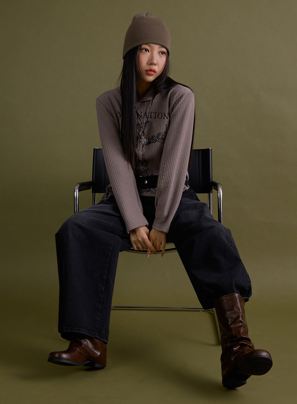 cozy-graphic-print-hooded-sweatshirt-if511