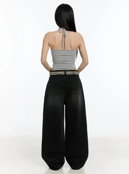 padded-graphic-print-halter-top-im513