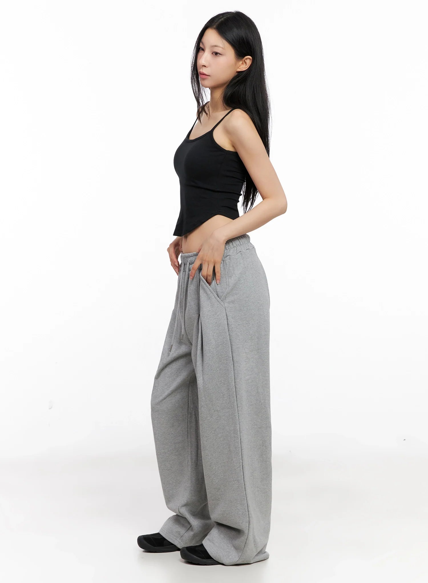 relaxed-fit-pintuck-sweatpants-ig508