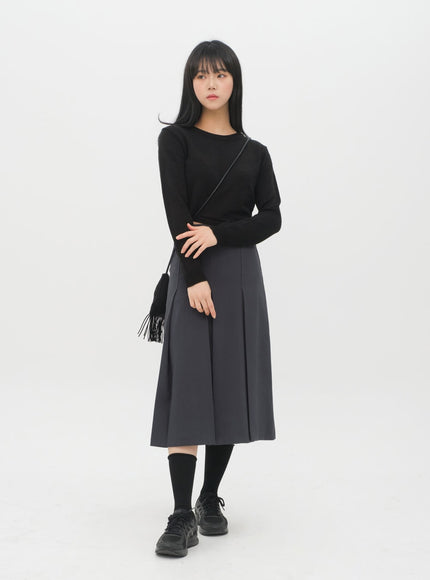 Essential Crew Neck Long Sleeve Top F3