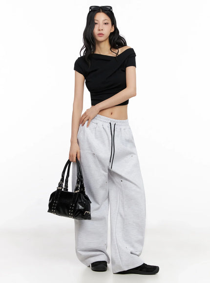 asymmetric-shirred-off-shoulder-crop-tee-ig508