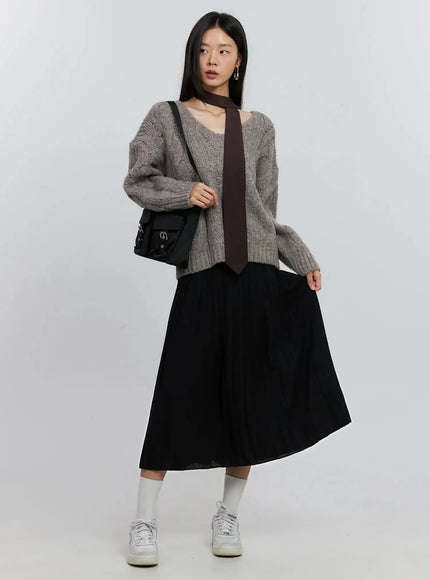 cable-knit-v-neck-sweater-is516