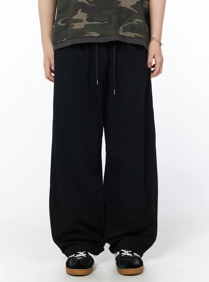 mens-relaxed-fit-track-pants-black-iy522 / Black