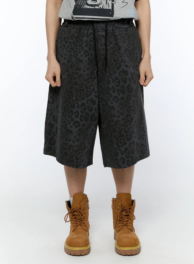 mens-leopard-print-bermuda-shorts-ia517 / Black