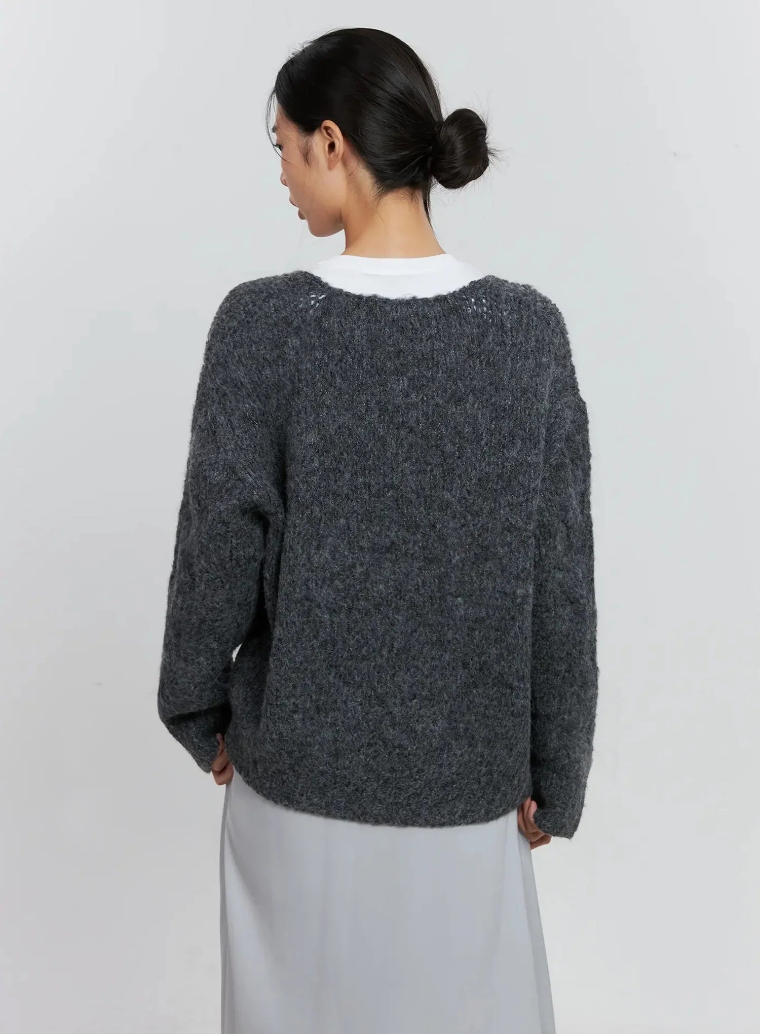 cable-knit-v-neck-sweater-is516