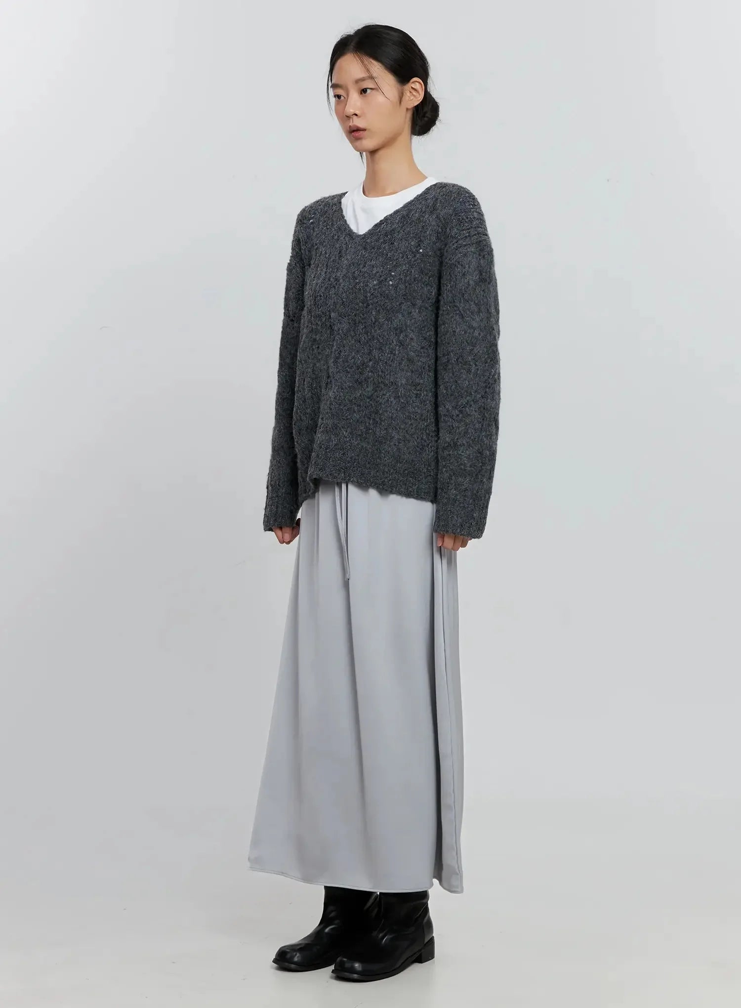 cable-knit-v-neck-sweater-is516