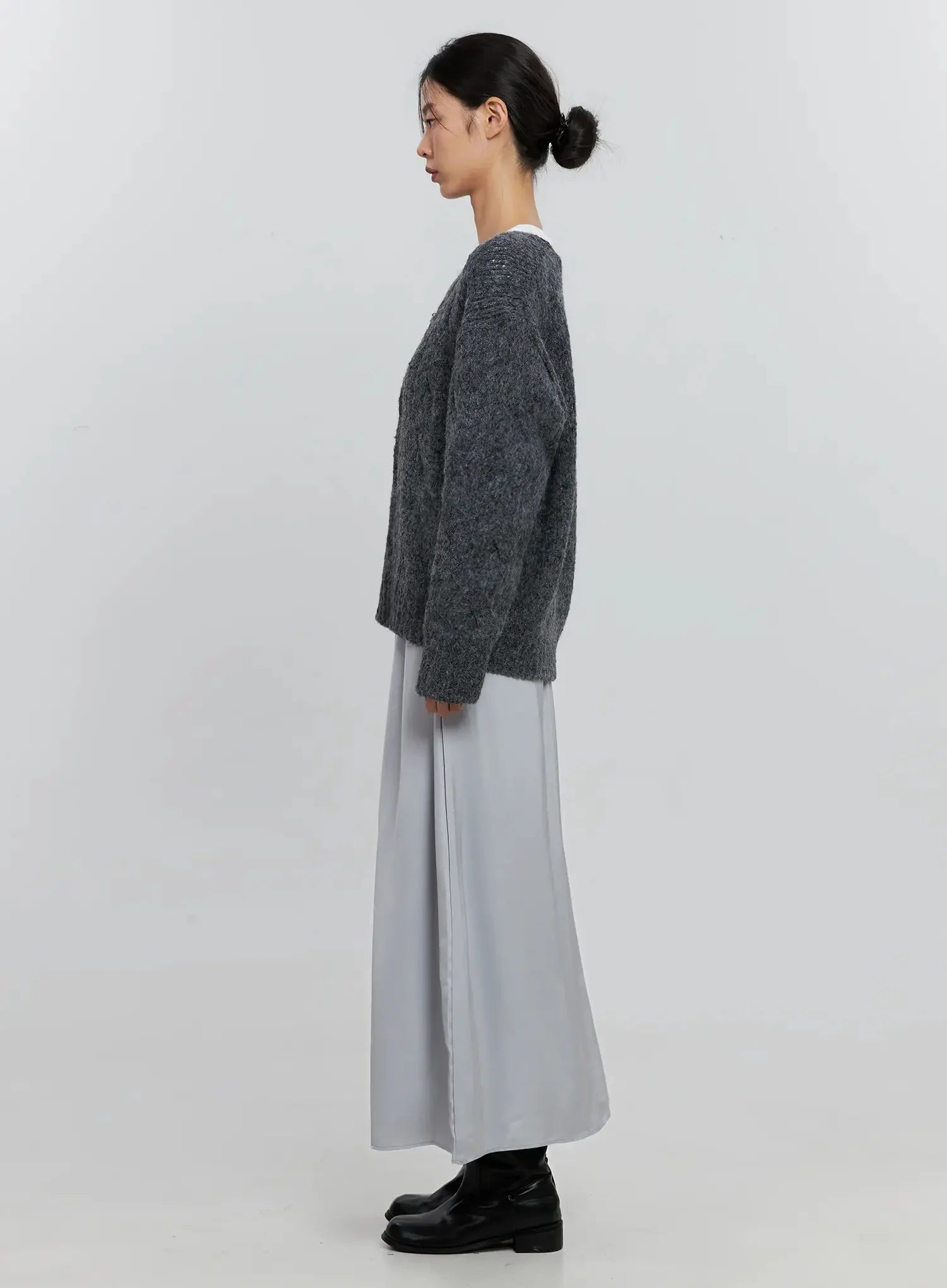 cable-knit-v-neck-sweater-is516