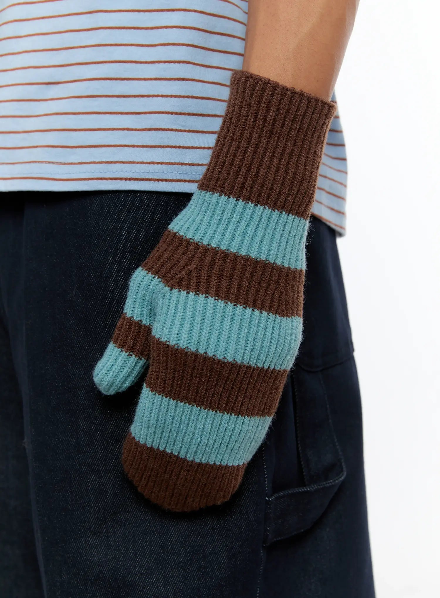 striped-smart-touch-mittens-in512
