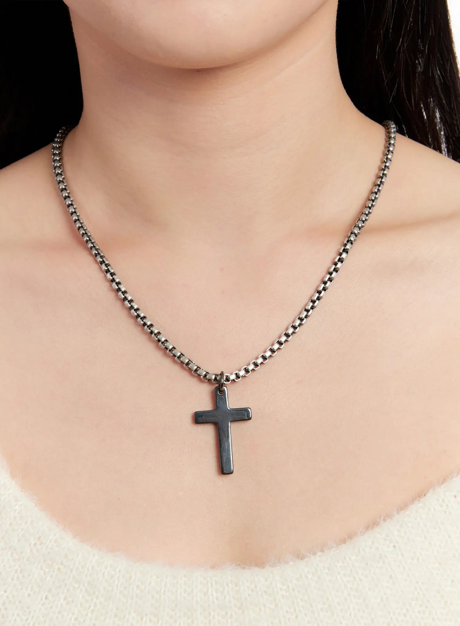 classic-cross-pendant-necklace-in528 / Silver