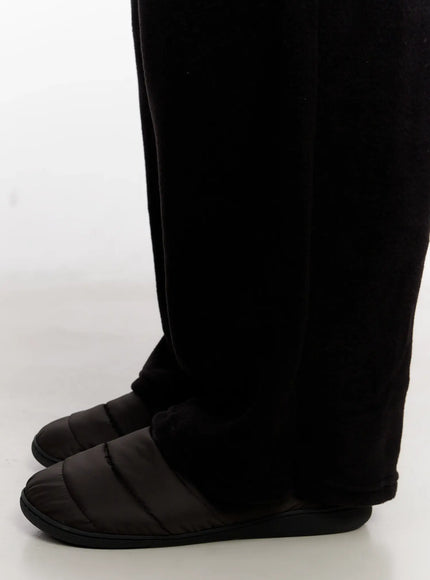 mens-winter-nylon-mules-io528