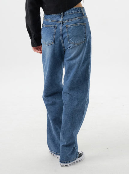 mid-rise-mid-wash-jeans-by325