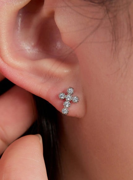 elegant-crystal-cross-earrings-in528