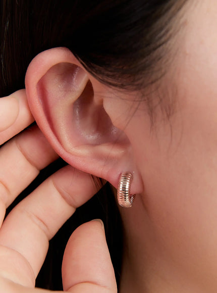 textured-hoop-earrings-in528 / rose gold