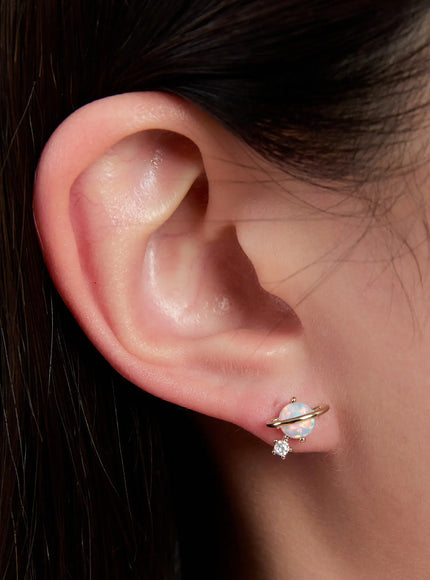 opal-shine-stud-earrings-in528 / gold