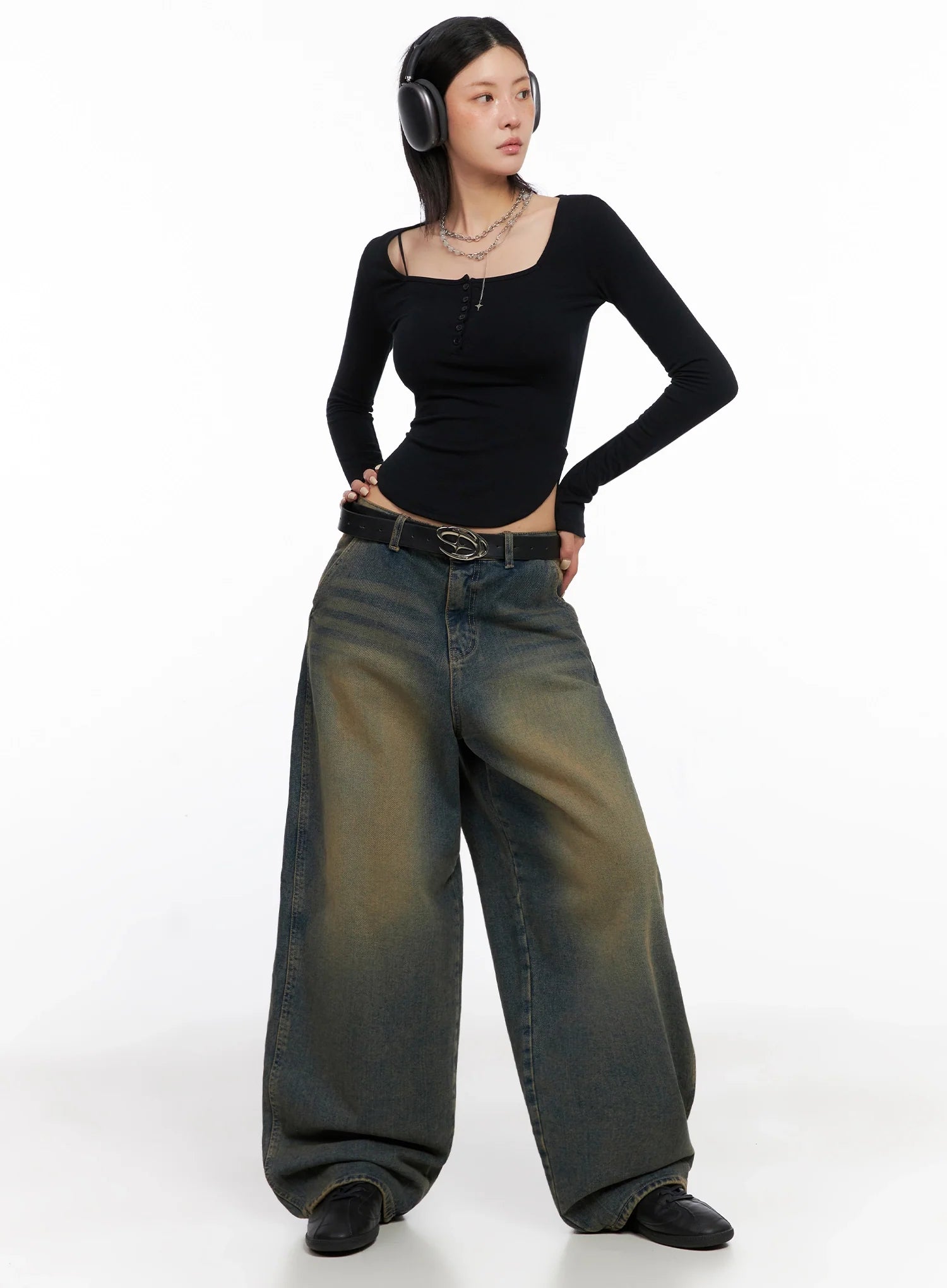 long-sleeve-square-neck-top-is508