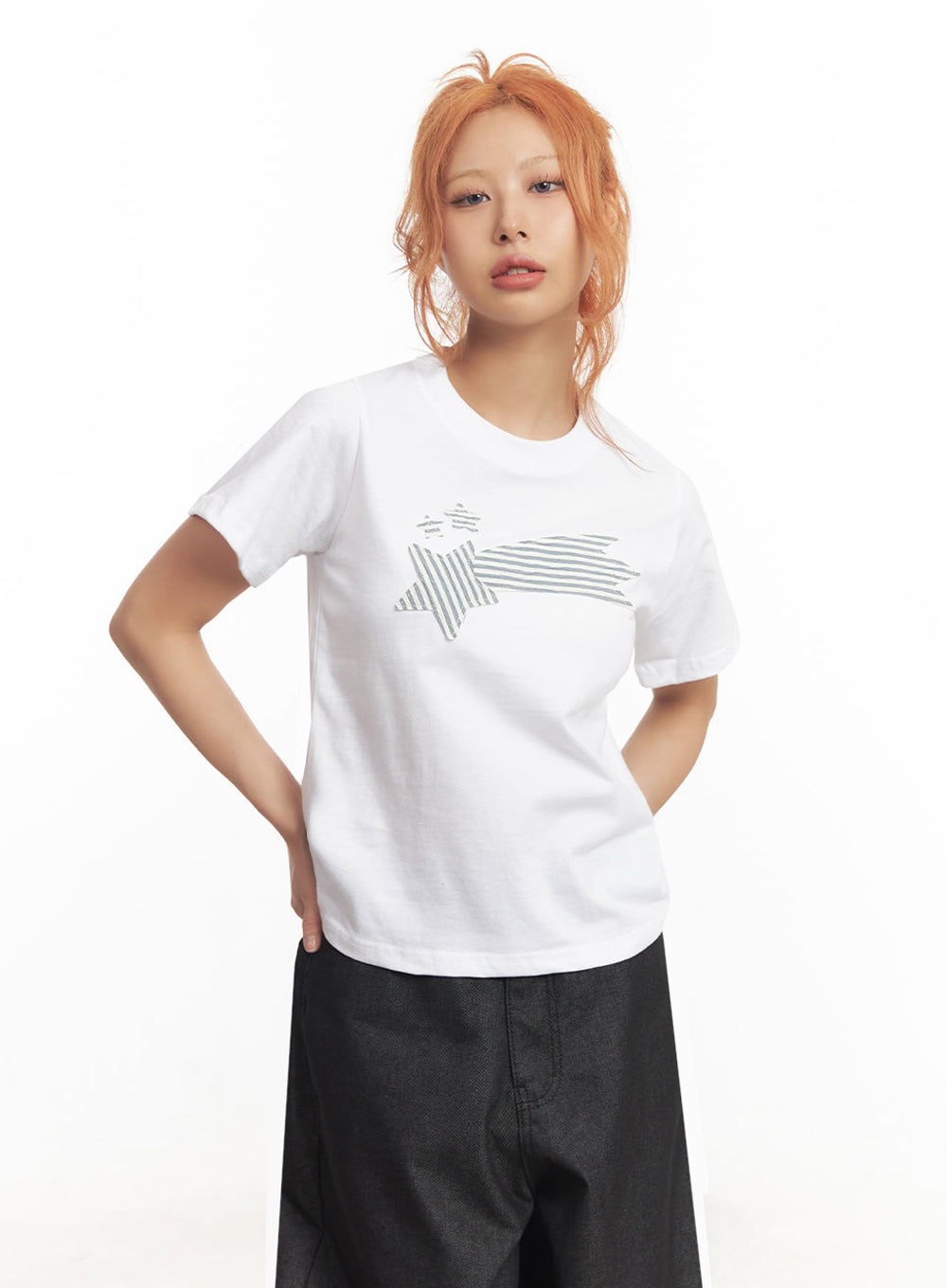 graphic-star-crop-top-ia515