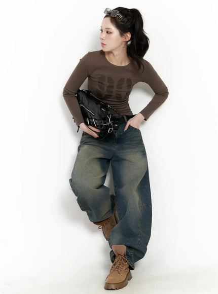 retro-style-graphic-long-sleeve-top-if502