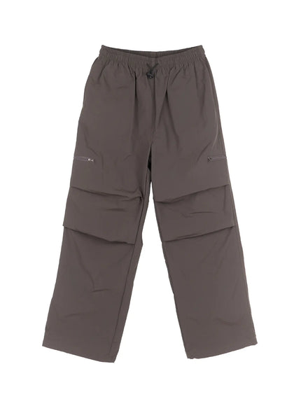 mens-wide-fit-parachute-pants-iu518