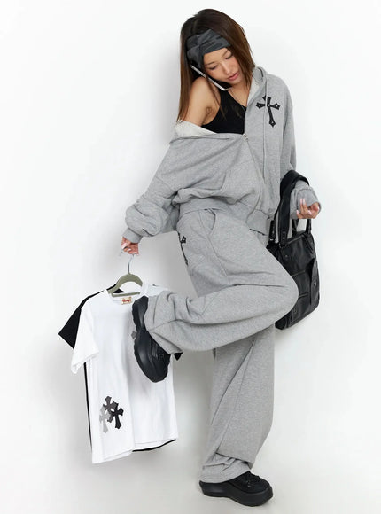 studded-cross-zip-hoodie-iy501