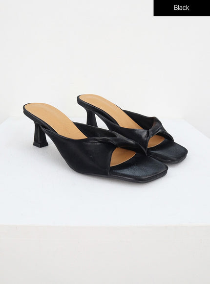 heel-mules-iy326