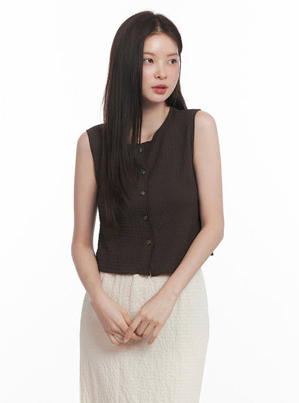 classy-buttoned-sleeveless-top-iy509 / Brown