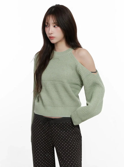 chic-open-shoulder-knit-top-in514 / Green