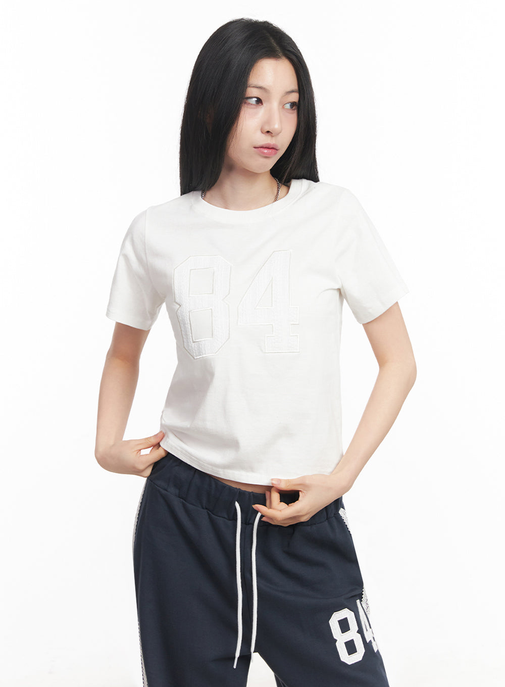 lace-embroidered-84-graphic-tee-iy516 / White