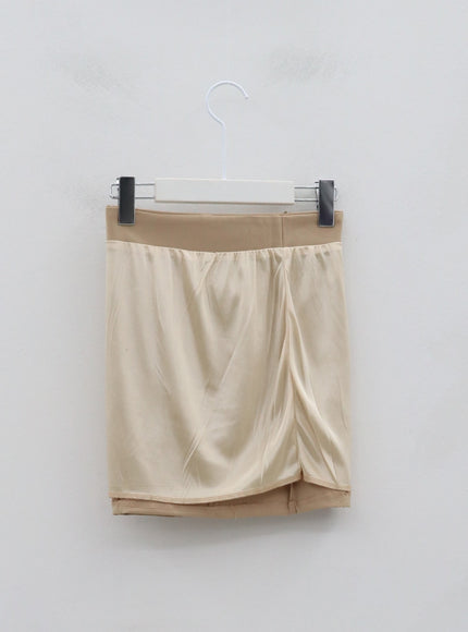 H-Line Miniskirt IS05