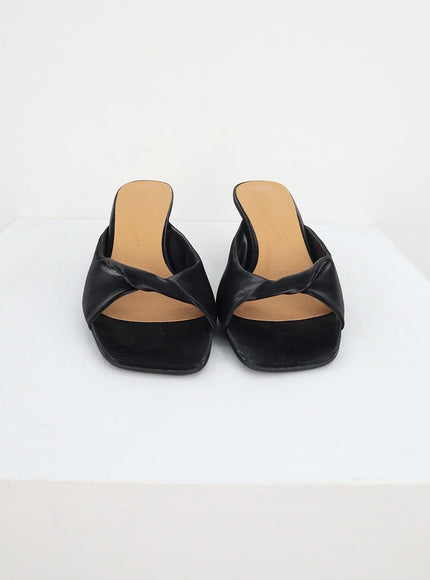 heel-mules-iy326