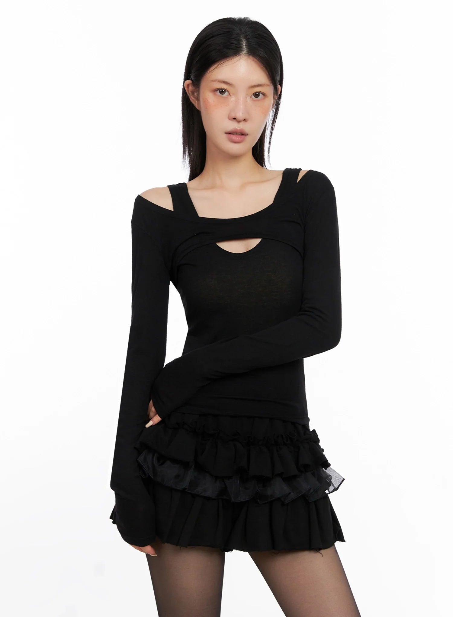 cut-out-long-sleeve-top-is508 / Black