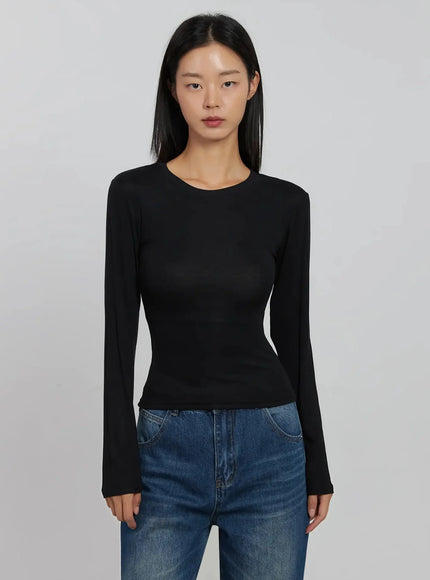 slim-round-long-sleeve-top-ij508 / Black
