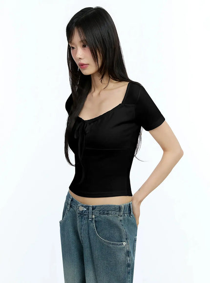 ribbon-detail-crop-top-iu524 / Black