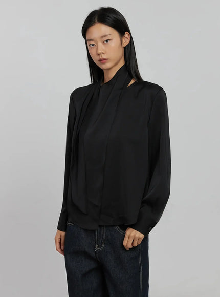 flowy-neck-tie-blouse-ij509 / Black