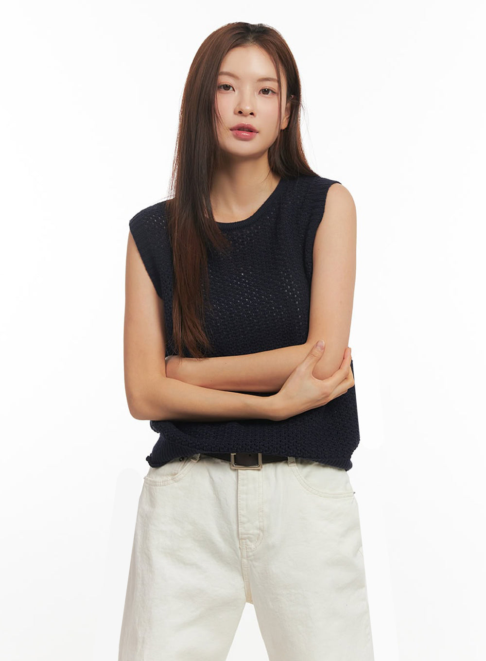 Round Neck Sleeveless Sweater IM513