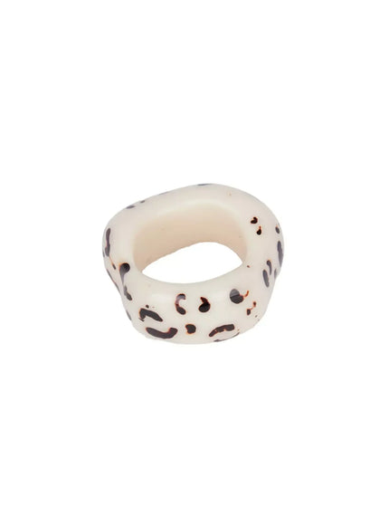 abstract-pattern-bold-ring-in528 / Light beige